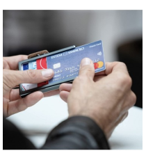 Porta tessere Mondraghi ONE BLUE - mini wallet in pelle con protezione RFID,fno a 9 tessere + banconote Made in Italy Porta tessere Mondraghi ONE BLUE - mini wallet in pelle con protezione RFID,fno a 9 tessere + banconote Made in Italy