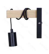 Applique con portalampada a sospensione legno e metallo nero E27 max. 60w misura Braccio in legno: 40x40x150mm da interno