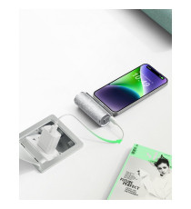 Power bank compatto Veger W0573 silver glitterato con connettore type-c integrato 5000mAh PD QC3.0 2.4A 12W usb-c ricarica fast Power bank compatto Veger W0573 silver glitterato con connettore type-c integrato 5000mAh PD QC3.0 2.4A 12W usb-c ricarica fast