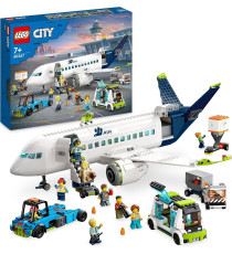 Lego City - Aereo passeggeri - Lego 60367 Autobus, Trattore Aeroportuale, Camion del Catering e Furgone Anni 7+ 913pz