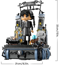 Lego Wednesday - Personaggio di Mercoledì Addams - Lego 76780 Personaggio Snodabile con Mano e Accessori 702pz Anni 10+