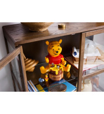 Lego Disney - Winnie the Pooh -  Lego 43300 Decorazione di Casa con Vaso di Miele, Minifigure 1399pz Anni 18+