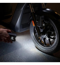 Mini compressore portatile Xiaomi BHR08TYGL batteria integrata ricaricabile - max 10,3 bar, con luce led misure 60×38×93 mm