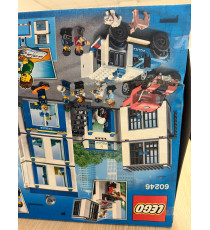 Lego City - Stazione di Polizia - LEGO 60246 N.D. SCATOLA CON DIFETTI!