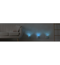 LUCE NOTTURNA LED 7 COLORI RGB 0,5W 30LUMEN CON SENSORE GIORNO/NOTTE MOD. FIAMMA - SPINA ITALIANA - MISURA L60*W55*H123mm LUCE NOTTURNA LED 7 COLORI RGB 0,5W 30LUMEN CON SENSORE GIORNO/NOTTE MOD. FIAMMA - SPINA ITALIANA - MISURA L60*W55*H123mm
