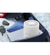MINI VENTILATORE DA TAVOLO CON NEBULIZZATORE 10W - BIANCO - 3 VELOCITA' - MISURA L113XW113XH127mm - CAVO USB - SERBATOIO 300ML MINI VENTILATORE DA TAVOLO CON NEBULIZZATORE 10W - BIANCO - 3 VELOCITA' - MISURA L113XW113XH127mm - CAVO USB - SERBATOIO 300ML