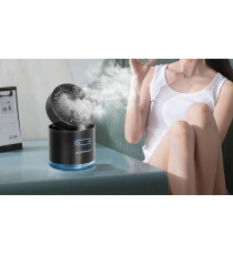 MINI VENTILATORE DA TAVOLO CON NEBULIZZATORE 10W - NERO - 3 VELOCITA' - MISURA L113XW113XH127mm - CAVO USB - SERBATOIO 300ML MINI VENTILATORE DA TAVOLO CON NEBULIZZATORE 10W - NERO - 3 VELOCITA' - MISURA L113XW113XH127mm - CAVO USB - SERBATOIO 300ML