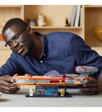 LEGO Star Wars - Landspeeder di Luke Skywalker - LEGO 75341 Un classico rinnovato in stile UCS ANNI 18+ LEGO Star Wars - Landspeeder di Luke Skywalker - LEGO 75341 Un classico rinnovato in stile UCS ANNI 18+